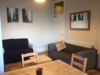 Rooms for let in comfortable house Main Photo