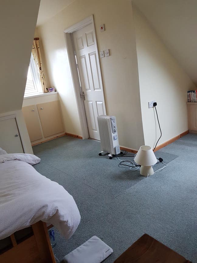 Furnished double ensuite attic room Main Photo