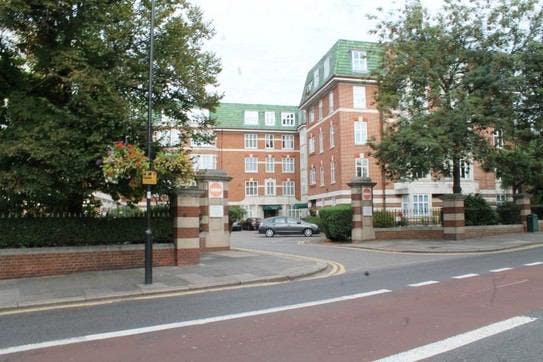 Lovely flat  2 mins from Ealing Broadway Main Photo