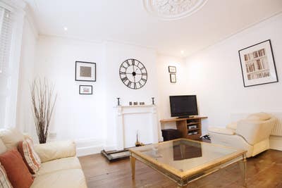 March Availability ❤️✨70Br Main Photo