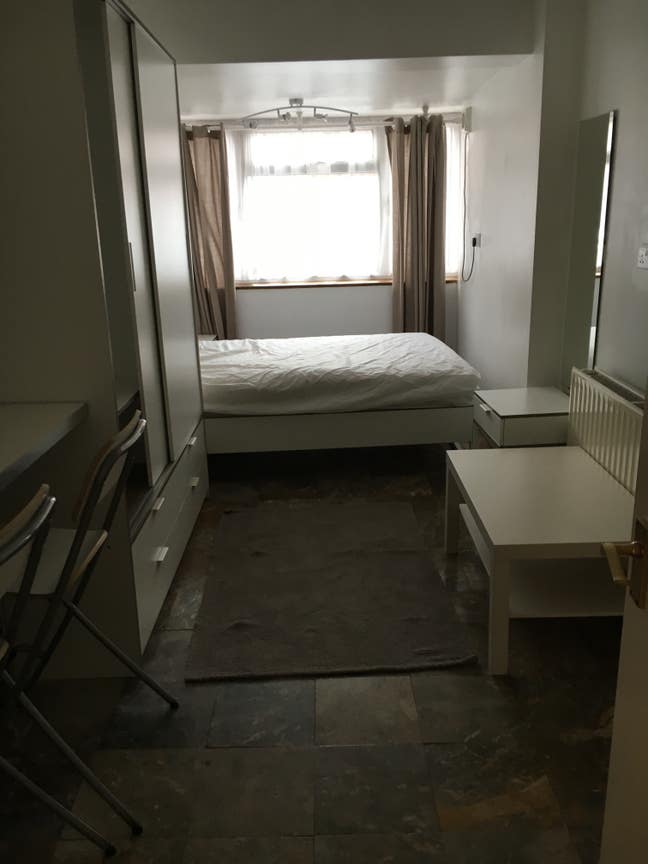  Single ensuite  room  available  Main Photo