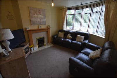 Lovely House-Share Available Close to Hospital Main Photo