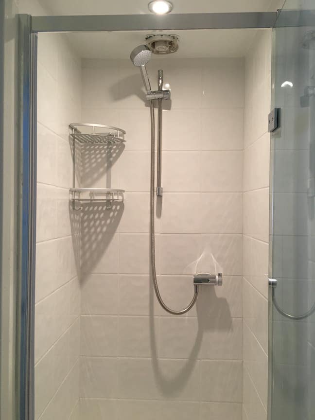  Single ensuite  room  available  Main Photo