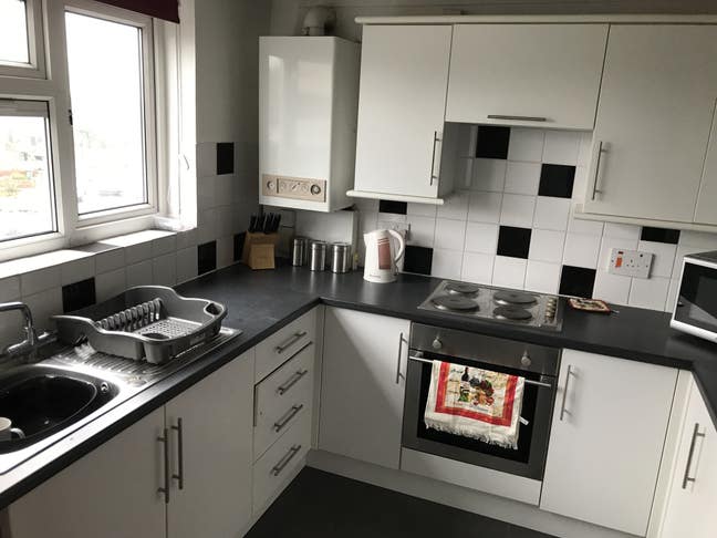 Double room in Cosham, walking distance to QAH Main Photo