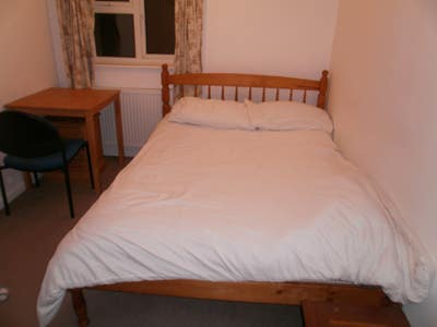 Double room available in SO31 7ER Main Photo