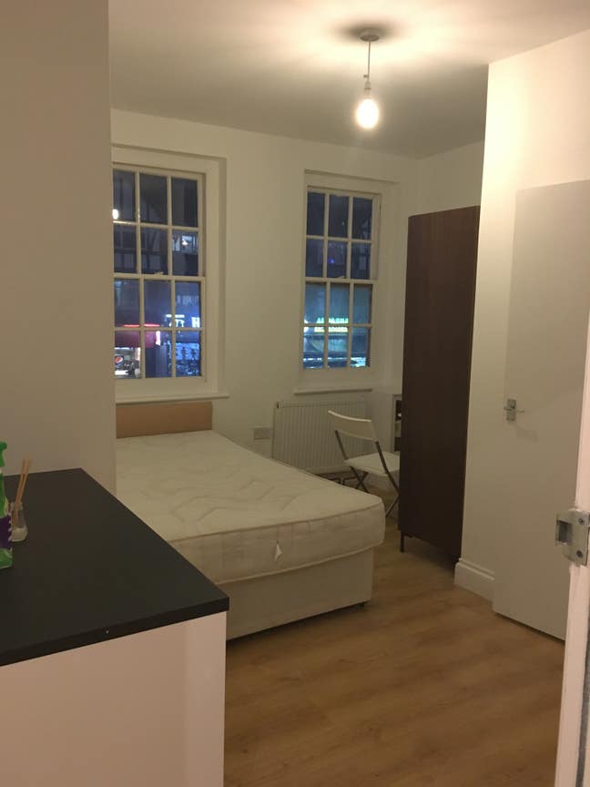 Studio Flat Main Photo