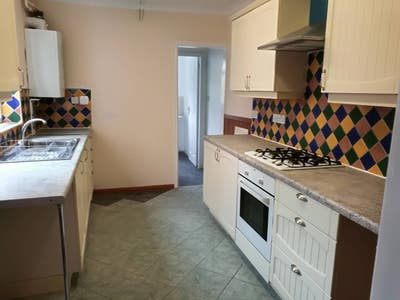 4 bedrooms house NN4 8DX near Waterside Campus Main Photo
