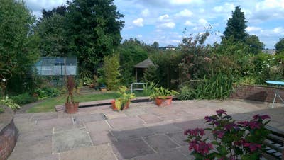 Sunny single short walk to station Main Photo