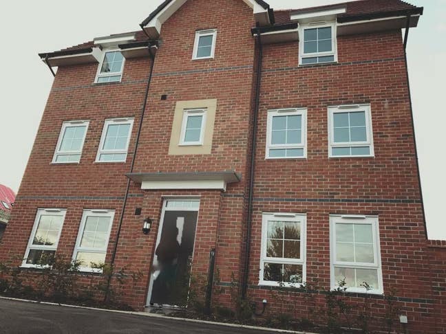 Double Room £650pm bill included Main Photo