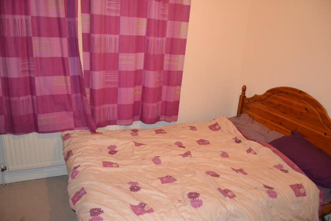 A double bedroom for Rent Main Photo