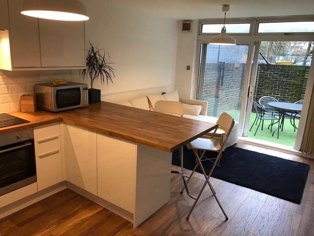 Modern work from home flat share Main Photo