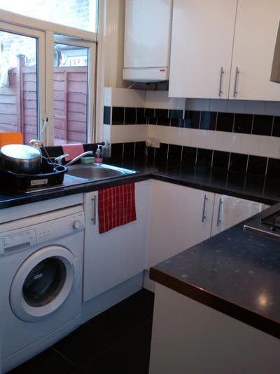 Double Room + En-suite 2 mins to South Harrow tube Main Photo