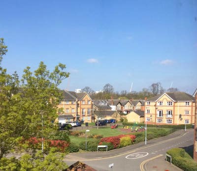 Bright En-suite  Double Room in  2-bedroom fla  Main Photo