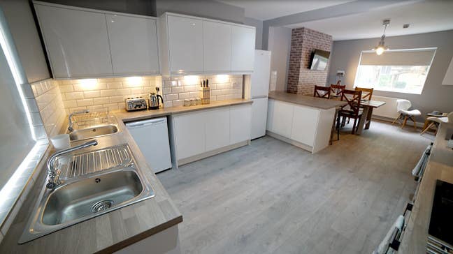 Ensuite Rooms Available 🏡 Middleton Road Main Photo