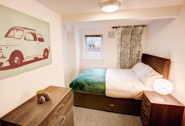 Modern & Bright 1 bed flat close to City Main Photo