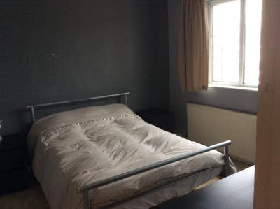 Double Bedroom in Clean Bright House Main Photo