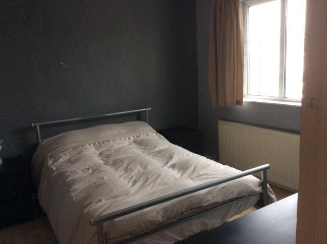 Double Bedroom in Clean Bright House Main Photo