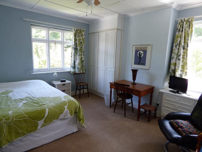 Bright Double Rm by Greenwich Prk (Mon-Fri Only) Main Photo