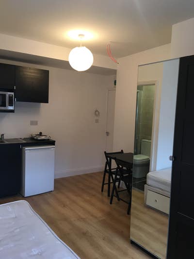 Studio Flat  Main Photo