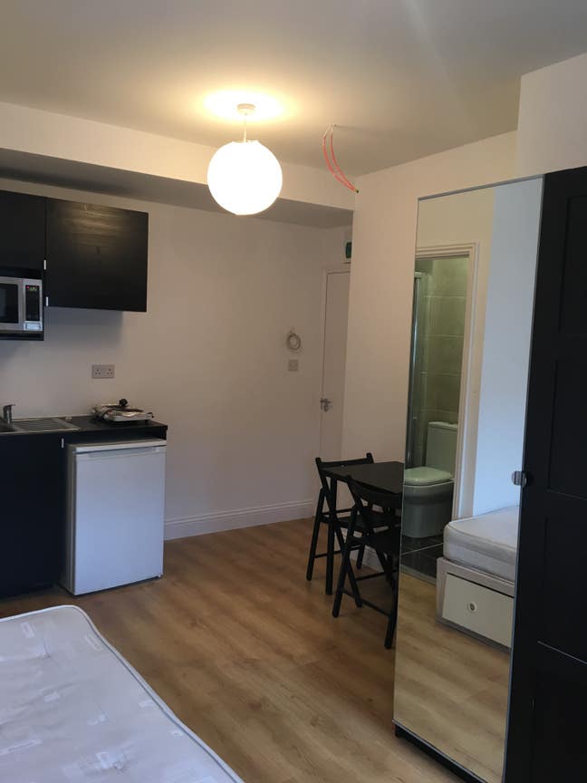 Studio Flat  Main Photo