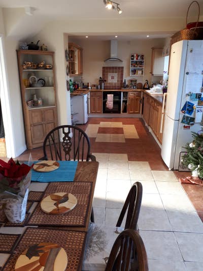 Bright double room w ensuite in lovely home Main Photo