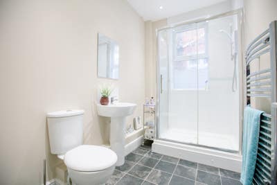 Available soon - *Professional House inc Bills* Main Photo