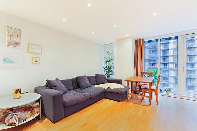 Spacious one bed flat near Canary Wharf  Main Photo