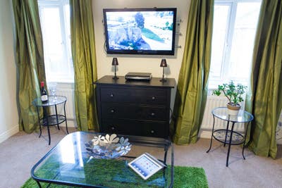 Lovely En-Suite Rooms in Modern House with Parking Main Photo