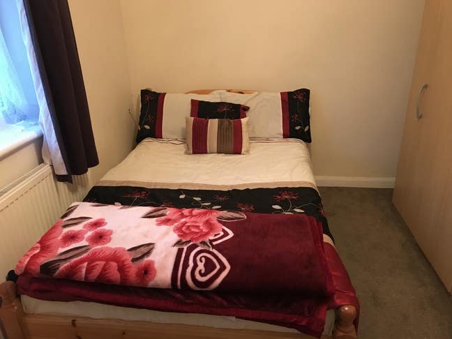 Double Bedroom  Main Photo