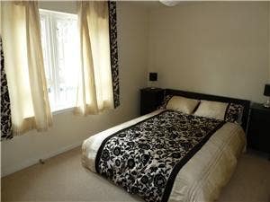 1 Double Room in 2 Beds Flat Council Tax Included Main Photo