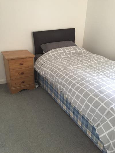 1 double room and 1 single room to rent Main Photo