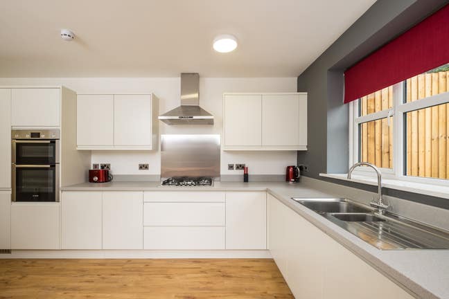 Large double En suite bedroom - Kings Heath Main Photo