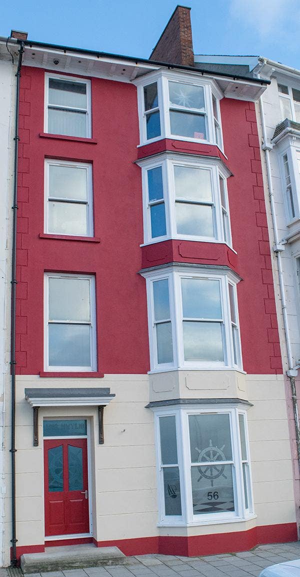 Mor  Hwylio. Marine  Terrace Main Photo