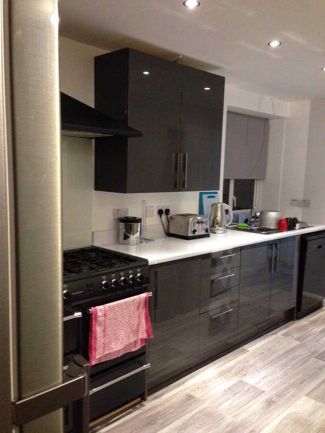 2 Double  rooms for contractors ; near Refinery Main Photo