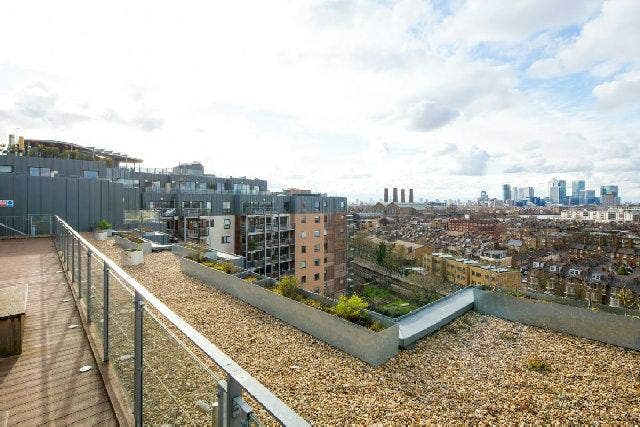 Pvt Dbl bedroom & bathroom available in Greenwich Main Photo