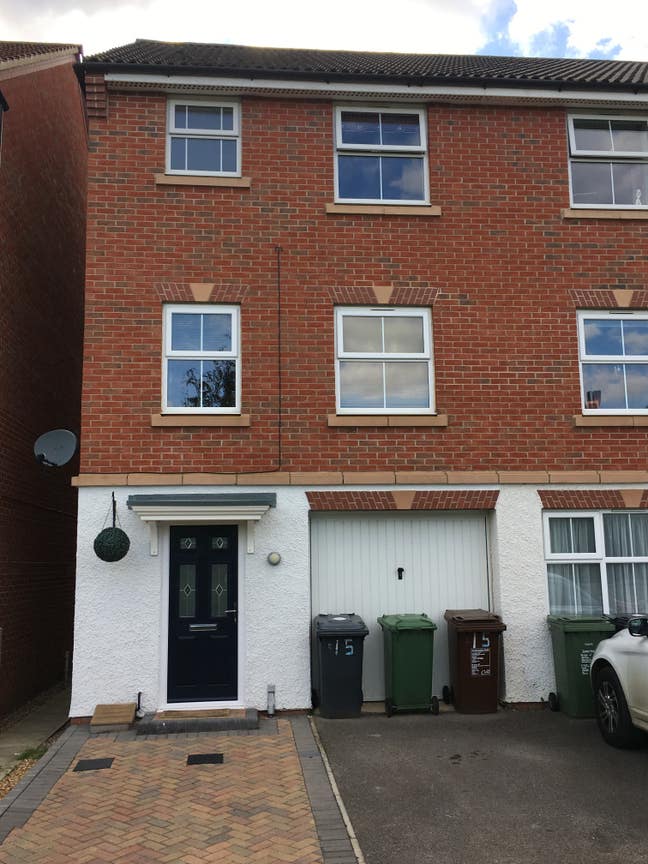 Extremely Large Double Bedroom in Oakley Vale Main Photo