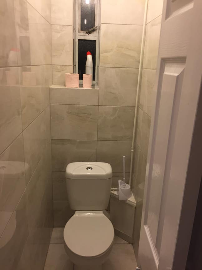 Rooms available in a flat Main Photo