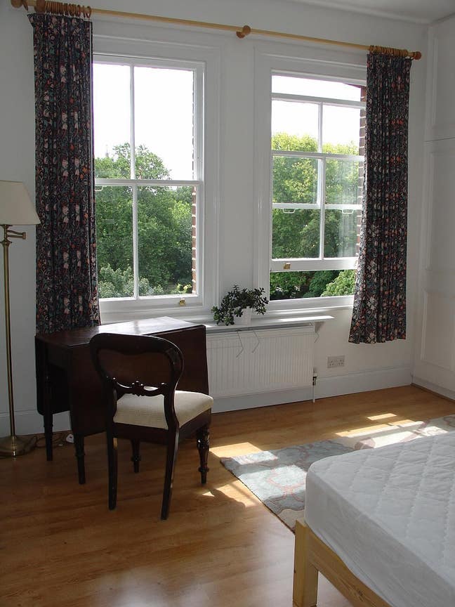 Spacious room E5 BILLS INC. quick to Liverpool St Main Photo