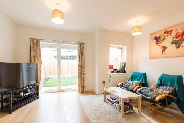 Double room in East Croydon 700/ month new build Main Photo