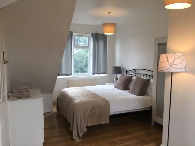 Room in a Lovely Shared House Main Photo