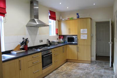 Newly Refurbished Modern Executive Double Ensuite  Main Photo