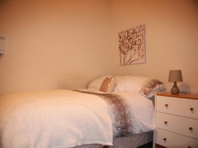 Ensuite double, Talbot Rd. Main Photo