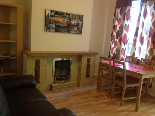 Modern, Newly Refurbished Rooms in Town Centre Main Photo