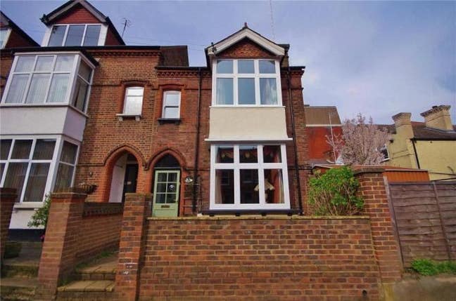 Double Room close to Watford Junction Main Photo