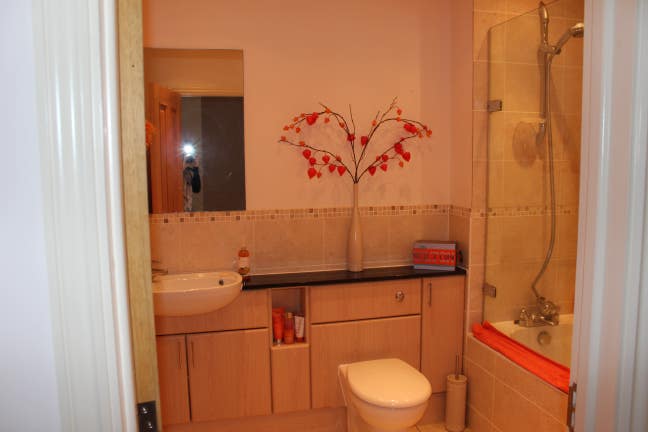 Beautiful large double room with main bathroom Main Photo