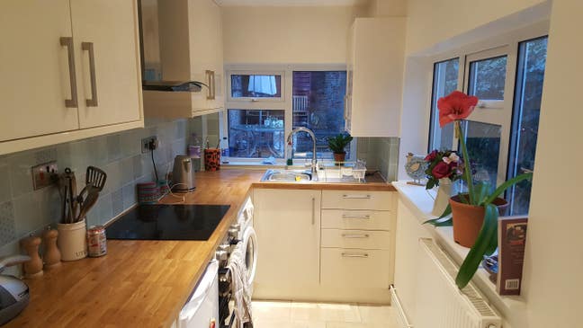 Mid Terrace House in Hythe -Available Mid Oct Main Photo