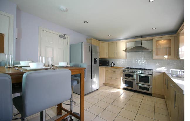 Modern House Share in Gloucester - Lower Tuffley Main Photo