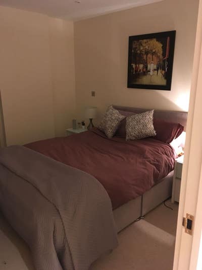 Luxury Double Bedroom with view of Canary Wharf Main Photo