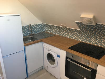 Contemporary 2 Bed Flat 3M Walk to Golders Grn Sta Main Photo