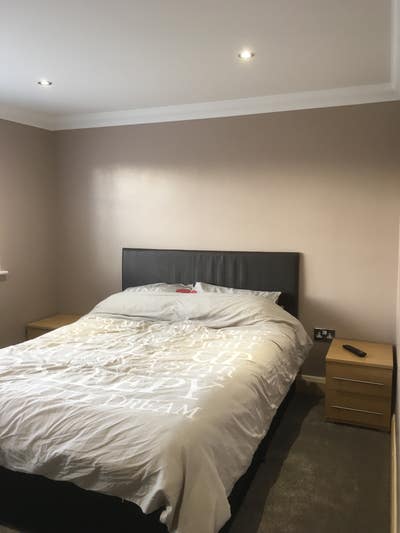 Double Room in family home Main Photo